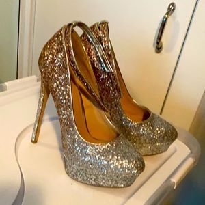 Justfab, size US7, silver to rose gold ombré platform heels.